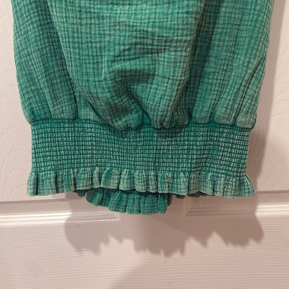 BiBi Green Textured Blouse - Picture 3 of 6